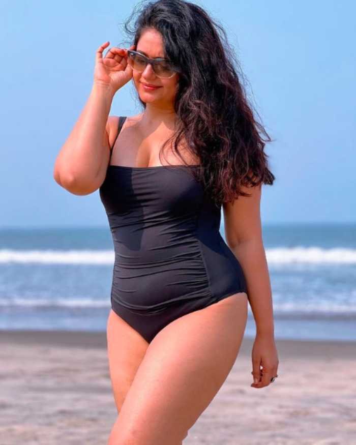 poonam_bajwa 1